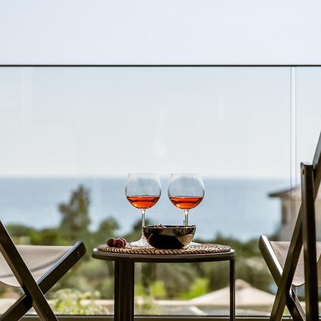 The View Hotel Sofas Coastal Retreat 페르디카 외부 사진
