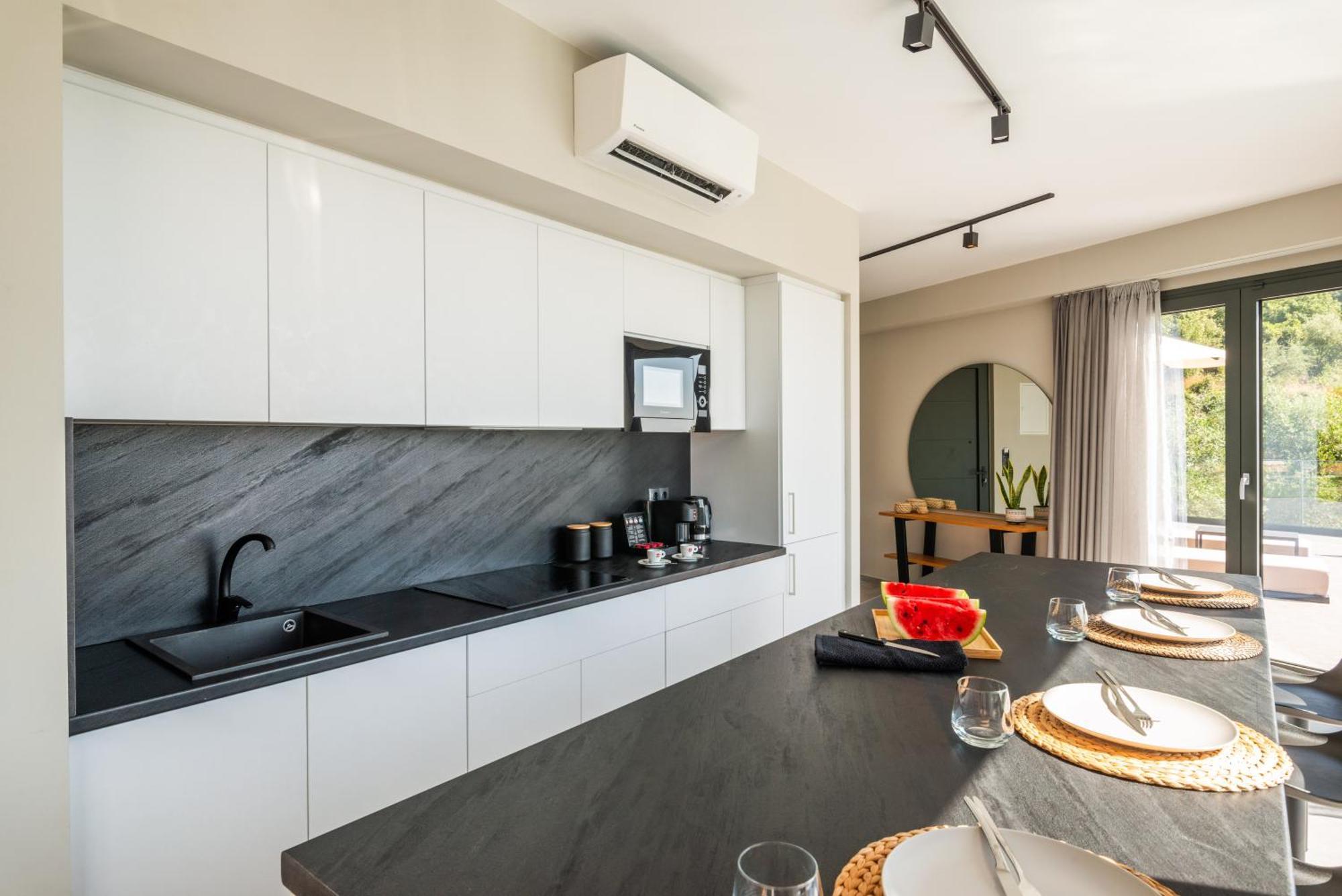 The View Hotel Sofas Coastal Retreat 페르디카 외부 사진